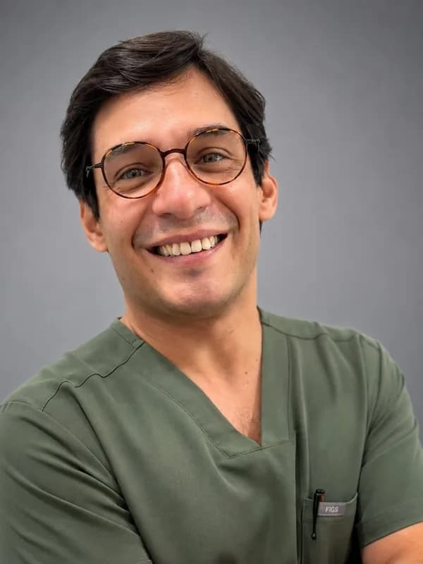 Dr. Alex Daniel Pacheco Bouthillier
